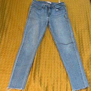 LEVIS stretchy super skinny ankle jeans COMFY!